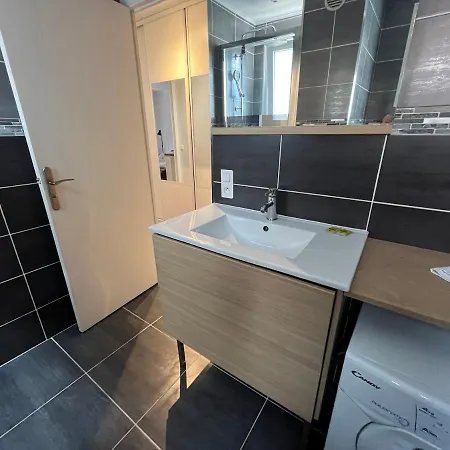 : Le Landelle, Studio, 10 Minutes Gare Apartment Menton